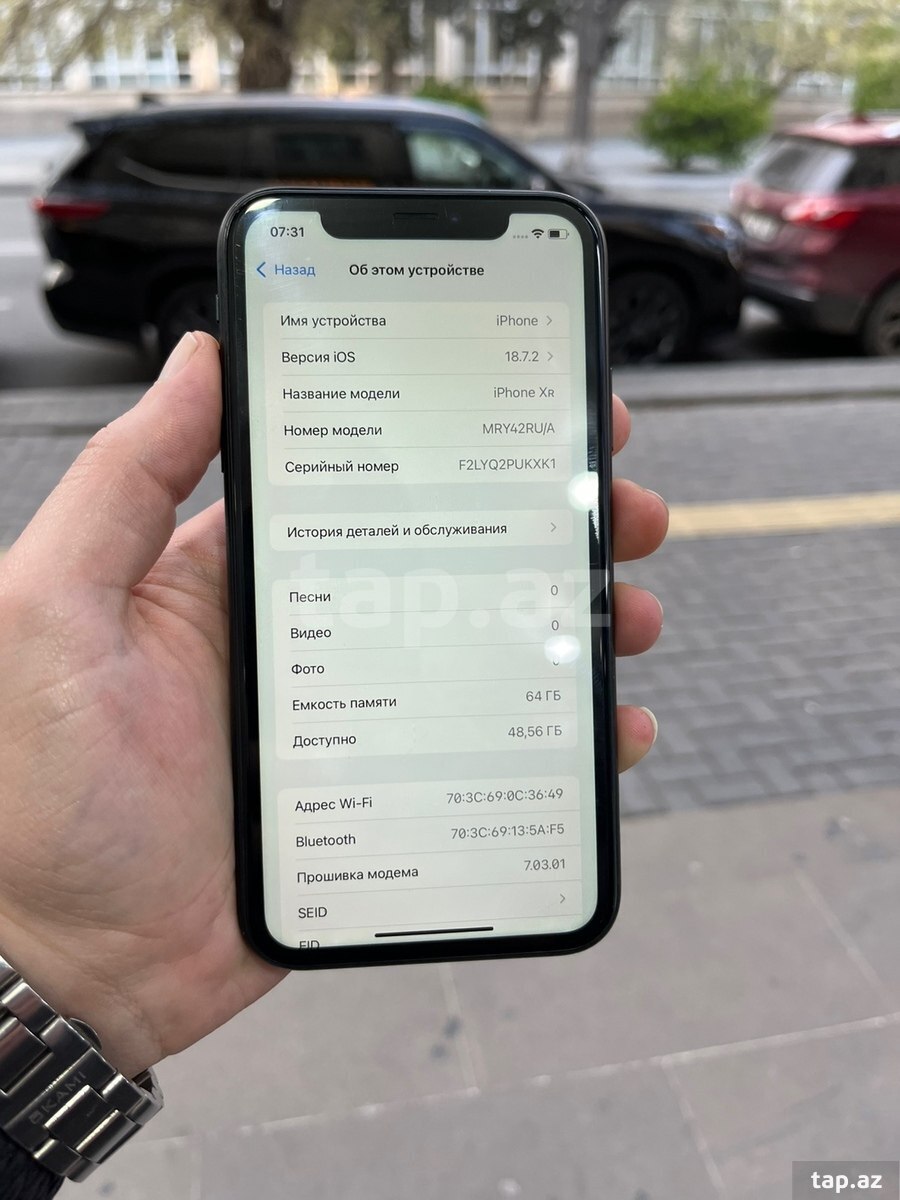 Apple iPhone XR Black 64GB/3GB (6)