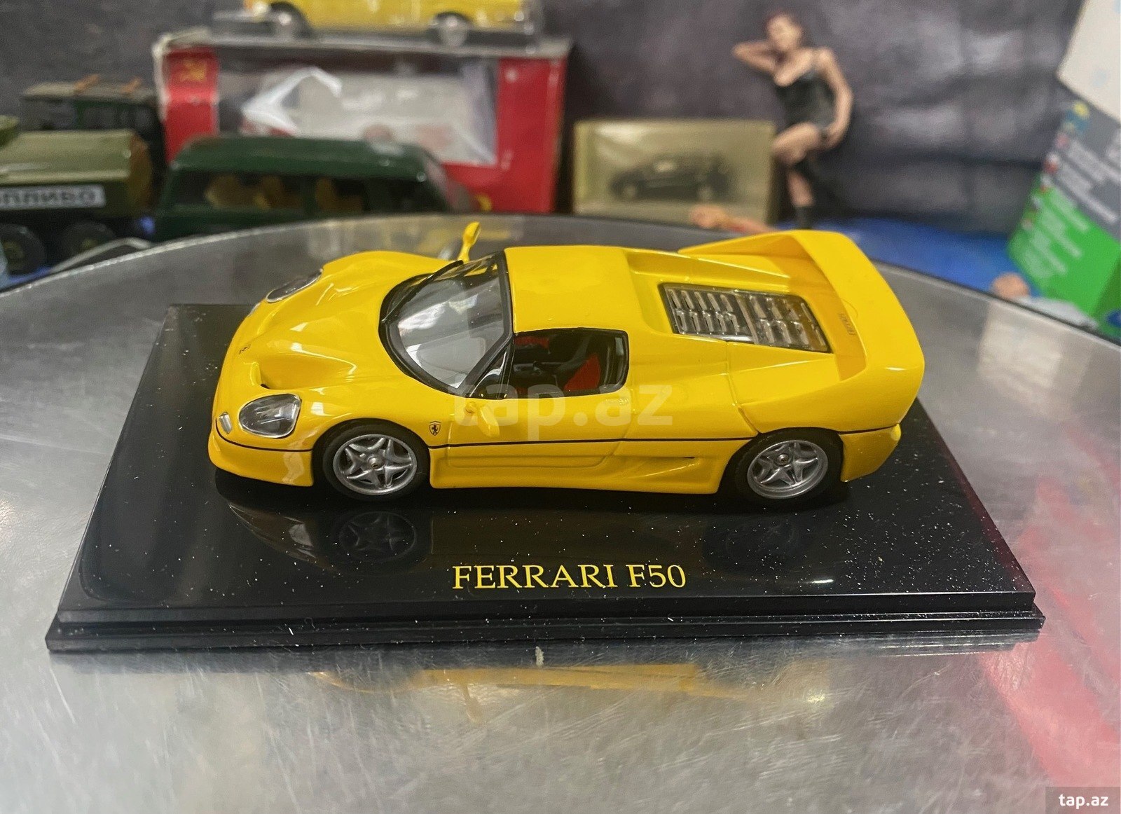 Коллекционная модель Ferrari F50 yellow 1995  (11)