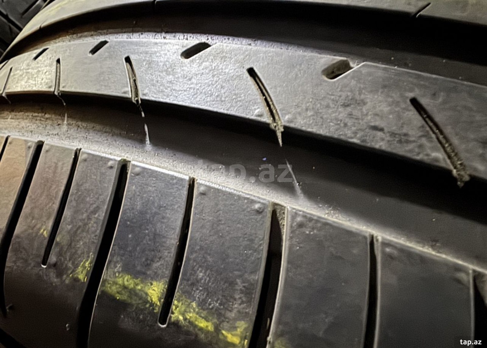 Dunlop şinləri 295/40 R21 (2)