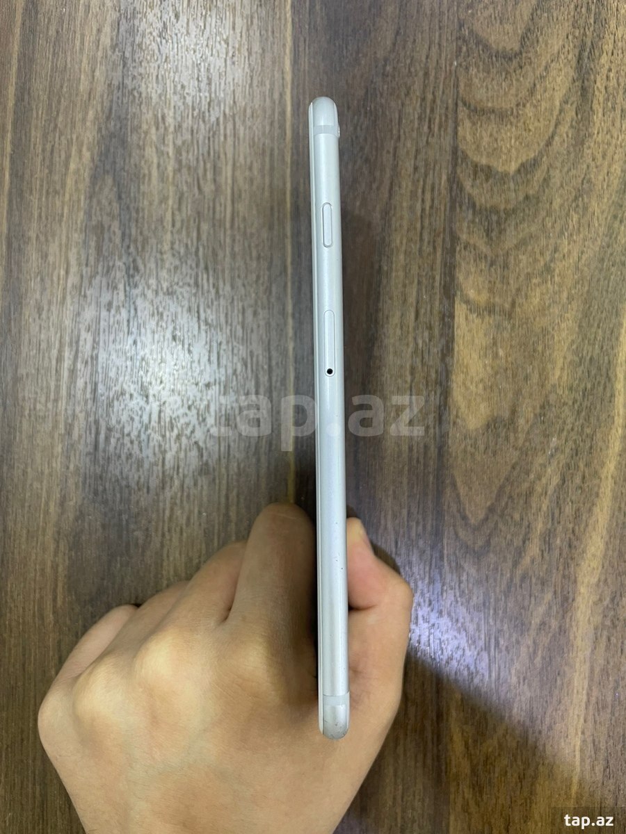Apple iPhone 6 Plus Silver 16GB (3)