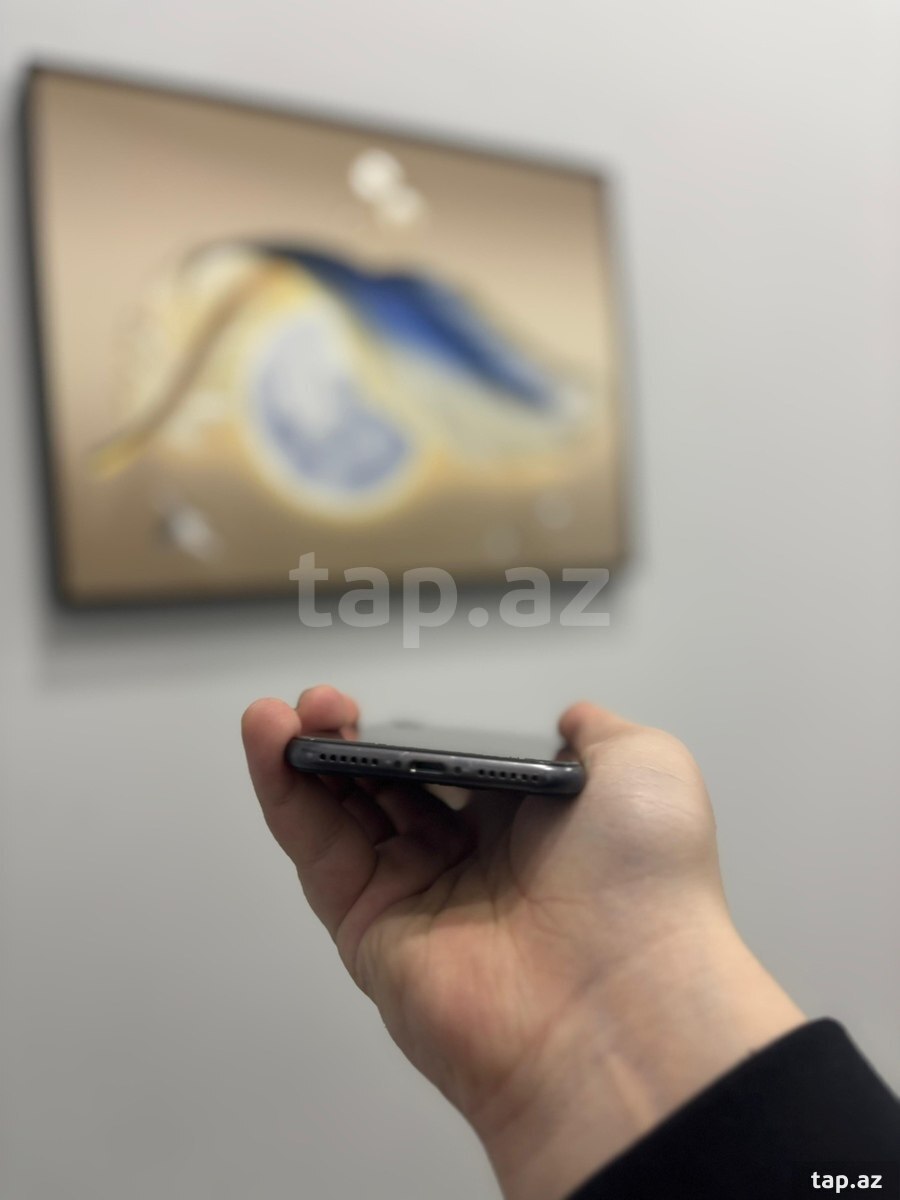 Apple iPhone 8 Space Gray 64GB (5)