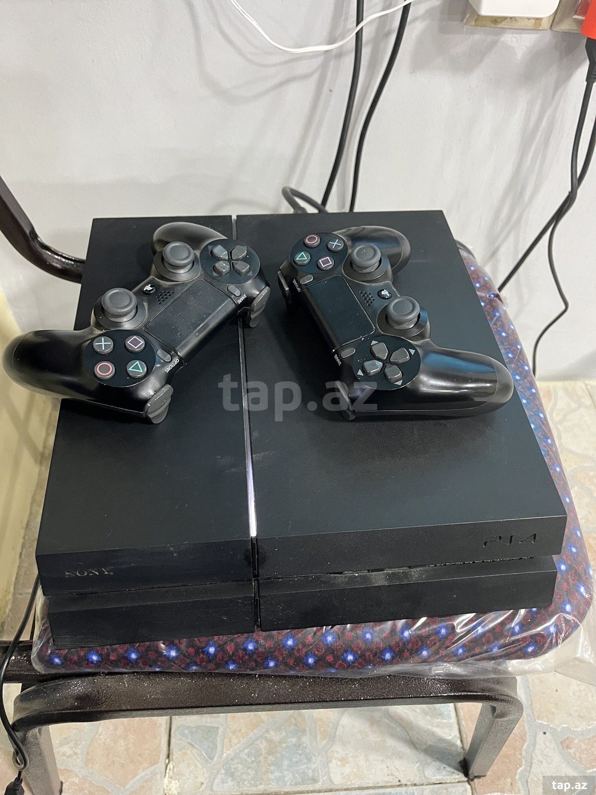 PlayStation 4 500GB (2)