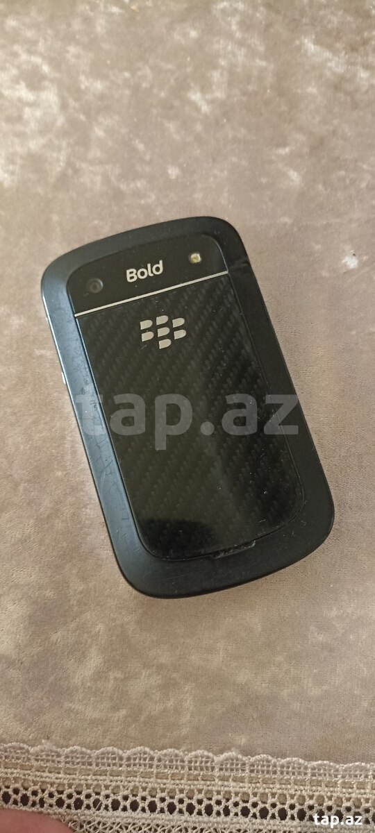 Blackberry Bold Touch 9900 Black 8GB (2)
