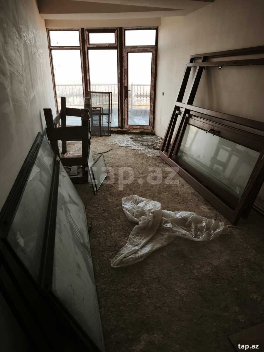 3-otaqlı yeni tikili, Moskva pr. 31-68, 190 m²