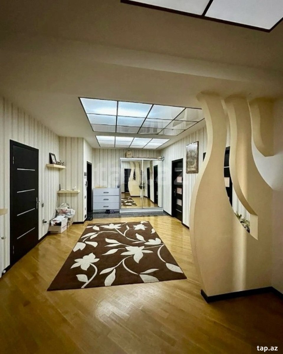 4-otaqlı yeni tikili, 8 Noyabr m., 157 m²