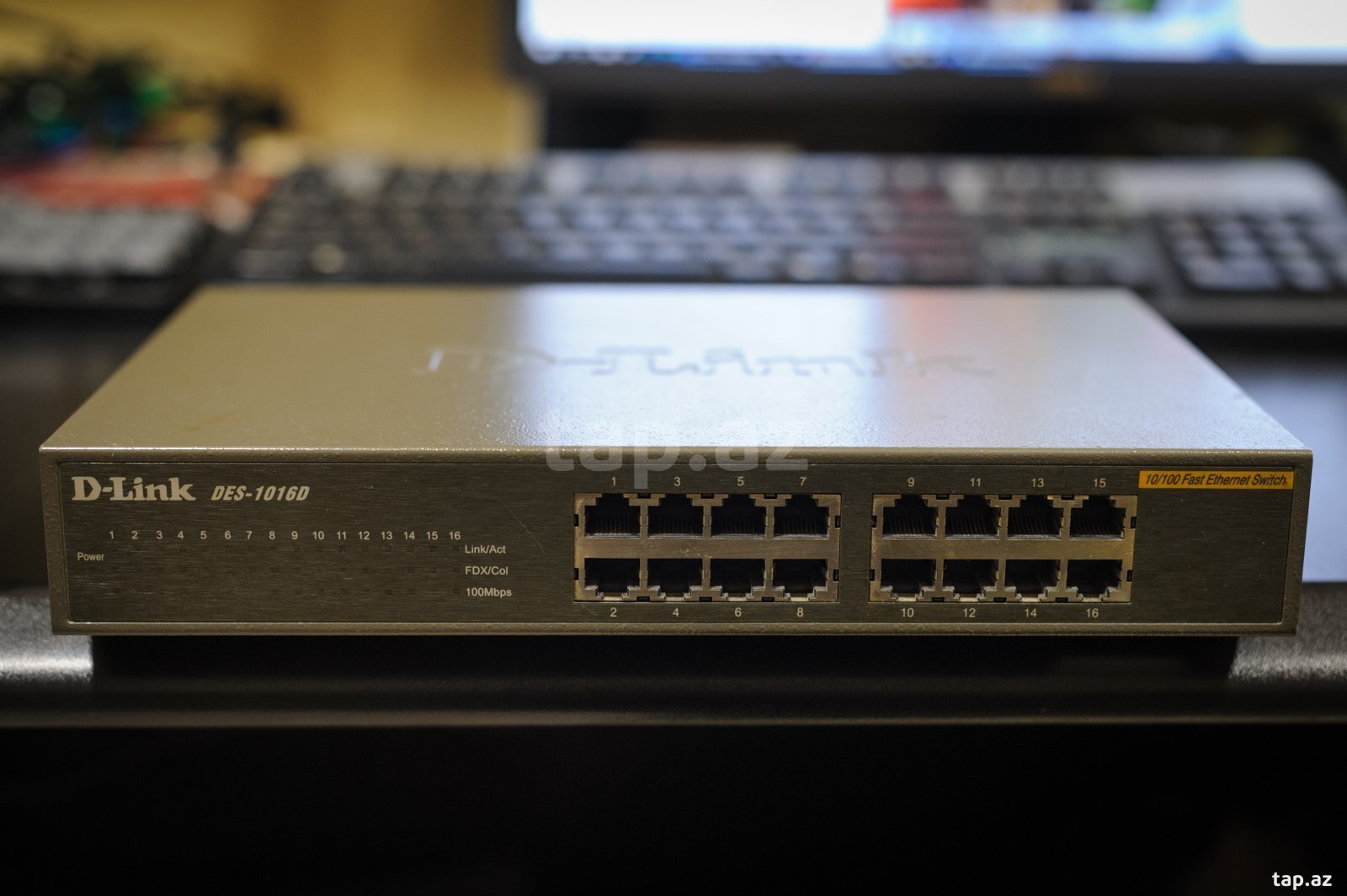 D-Link 16-port switch (6)