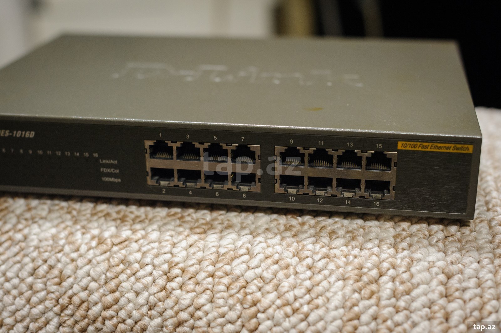 D-Link 16-port switch (9)