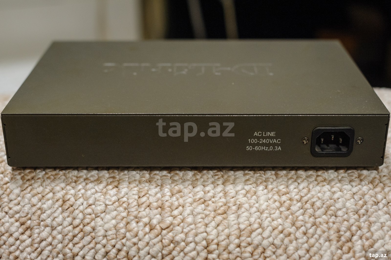 D-Link 16-port switch (2)