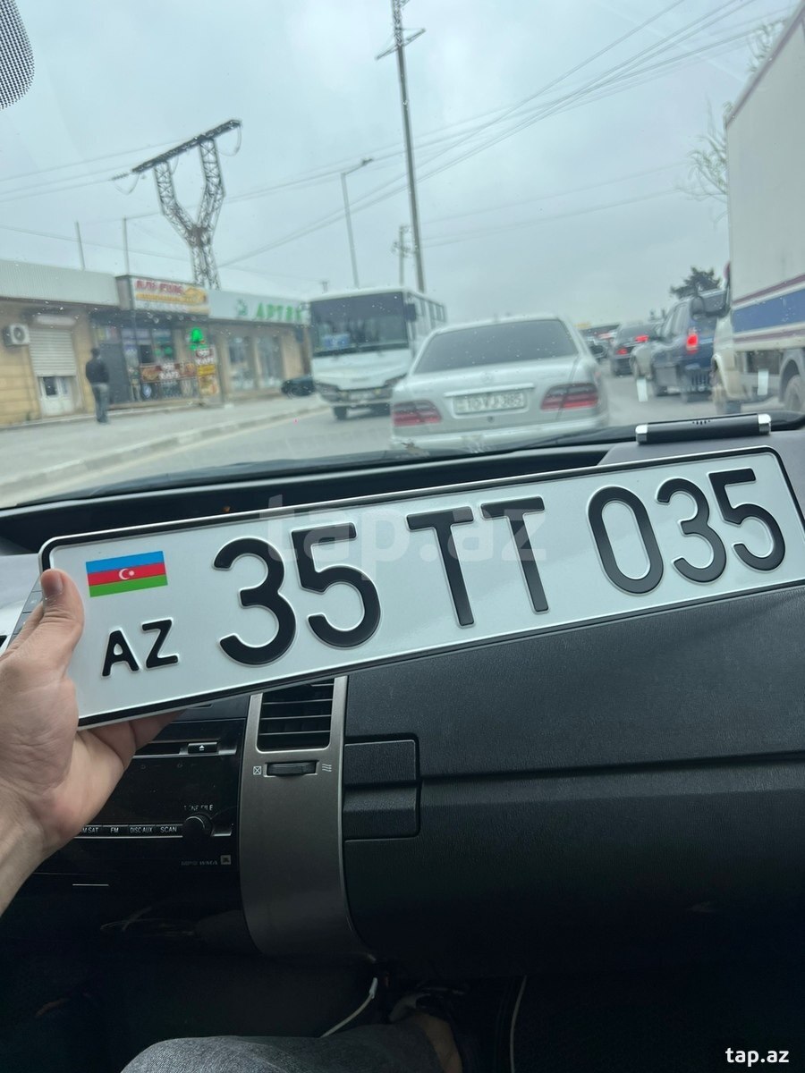 Avtomobil qeydiyyat nişanı - 35-TT-035