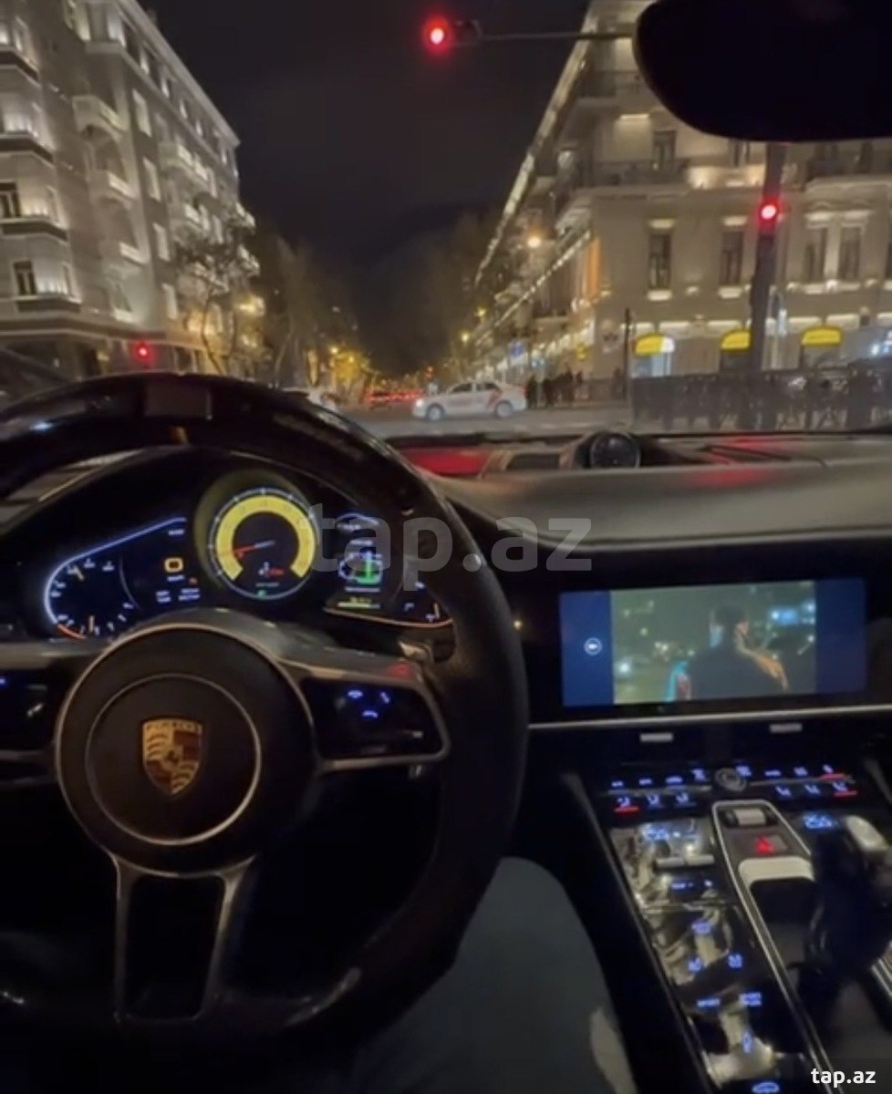 Porsche Panamera sürət paneli