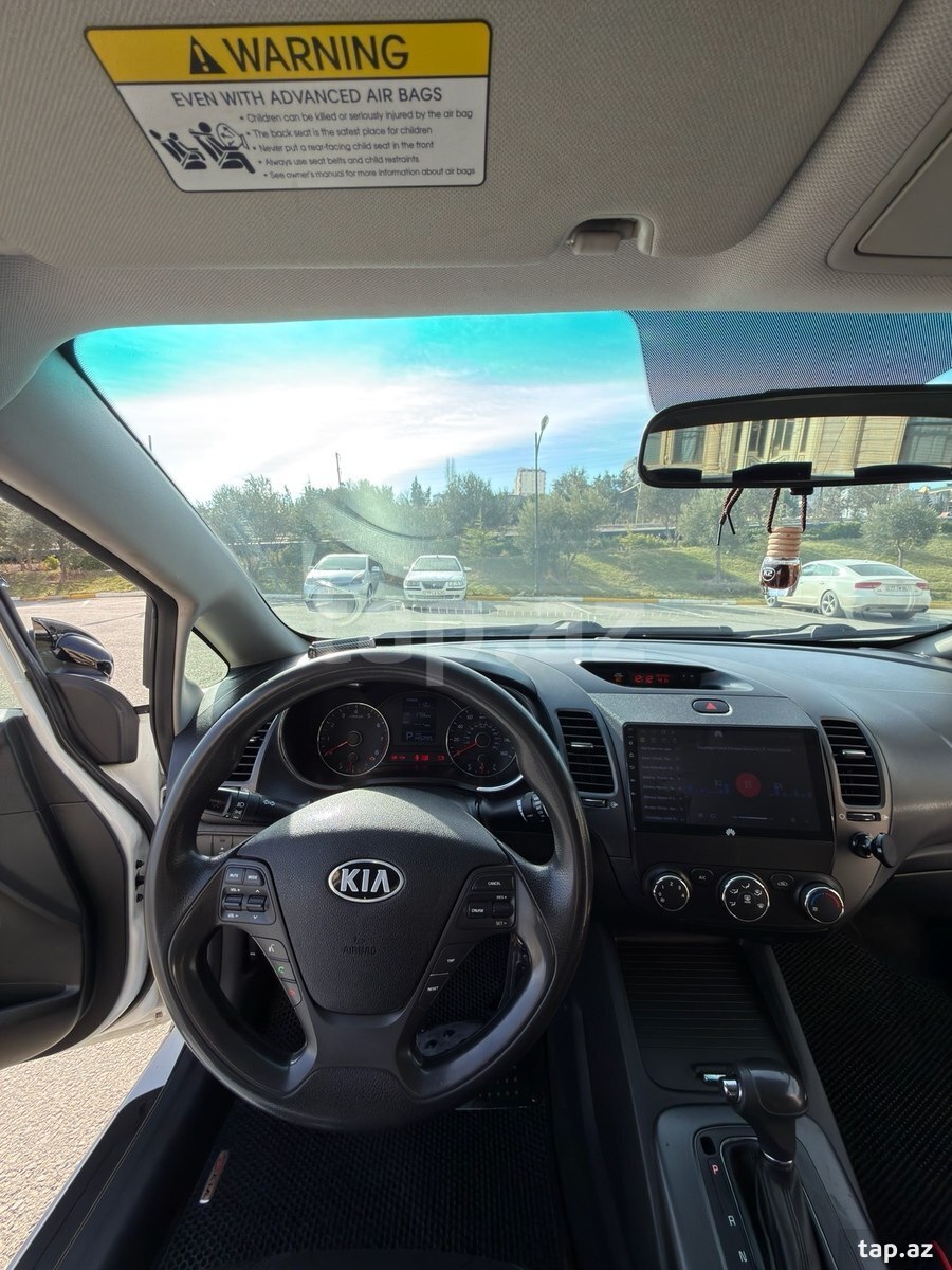 KIA Forte, 2014 il (7)