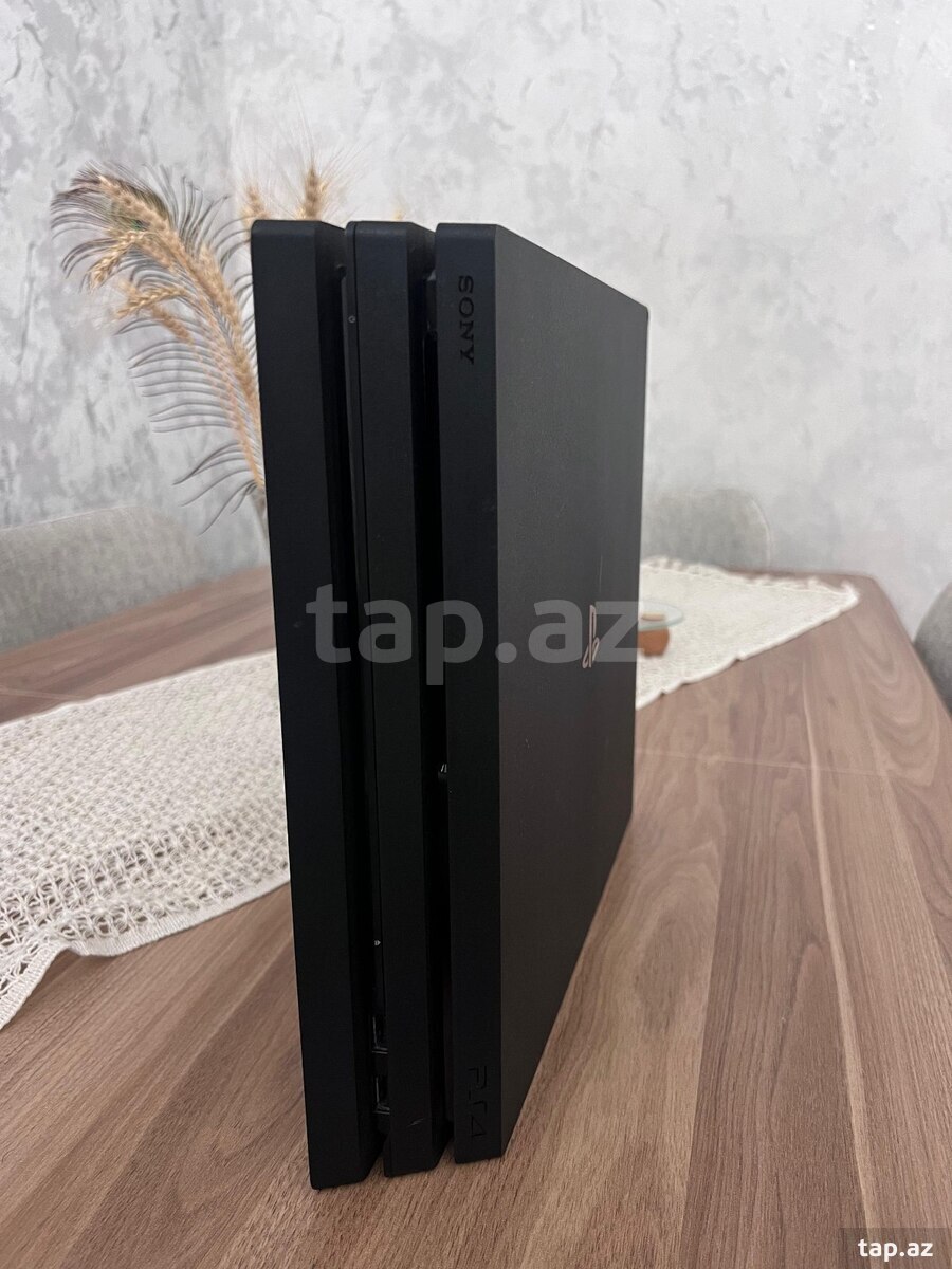 Sony PlayStation 4 Pro, 1 TB (PS4 Pro 1TB 
) (2)