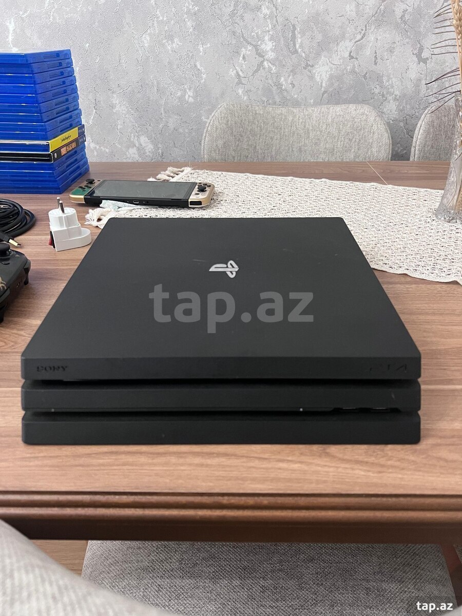 Sony PlayStation 4 Pro, 1 TB (PS4 Pro 1TB 
)