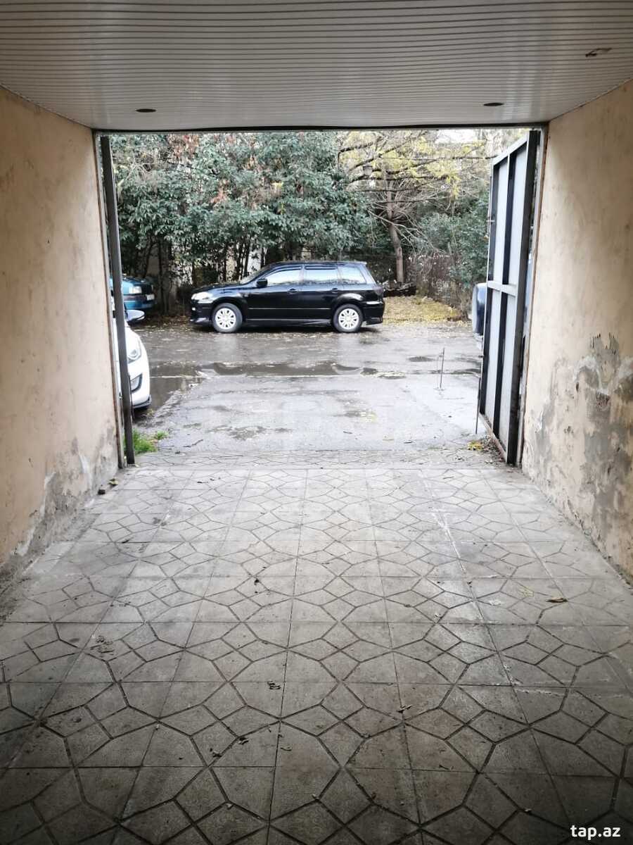 Qaraj, Əhməd Rəcəbli küç. (6)