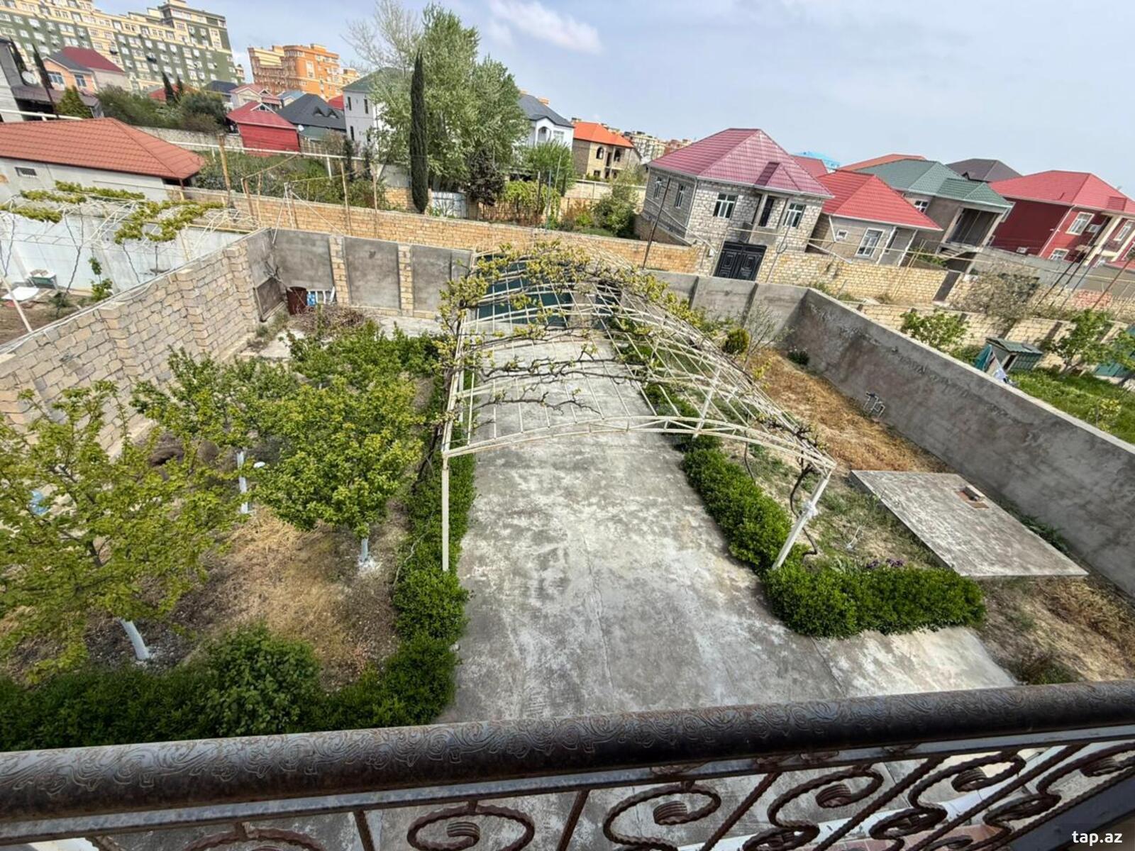 Həyət evi, X.R.Ulutürk küç. (14)