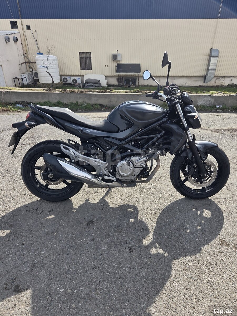 Suzuki Gladius SVF650, 2015 il