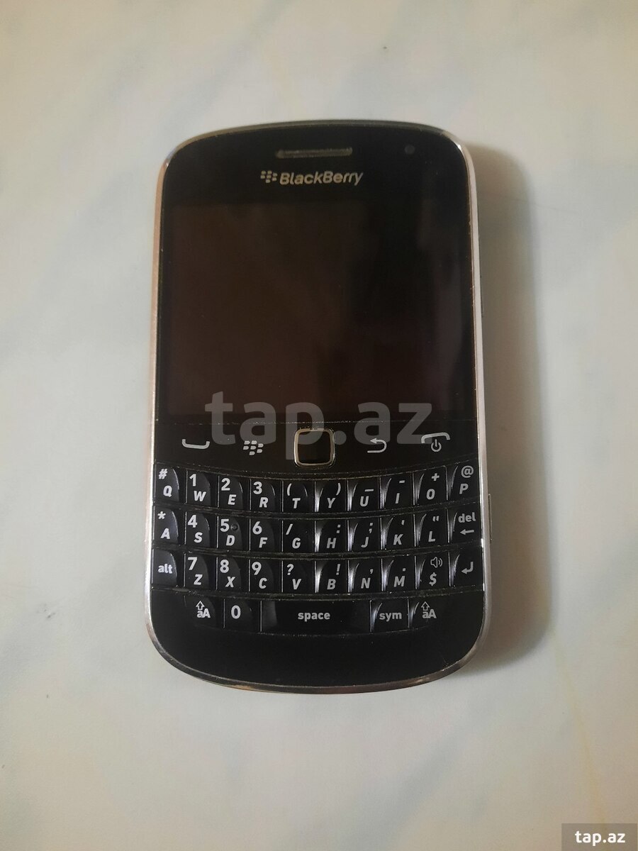 Blackberry Bold Touch 9900 Black 8GB (2)