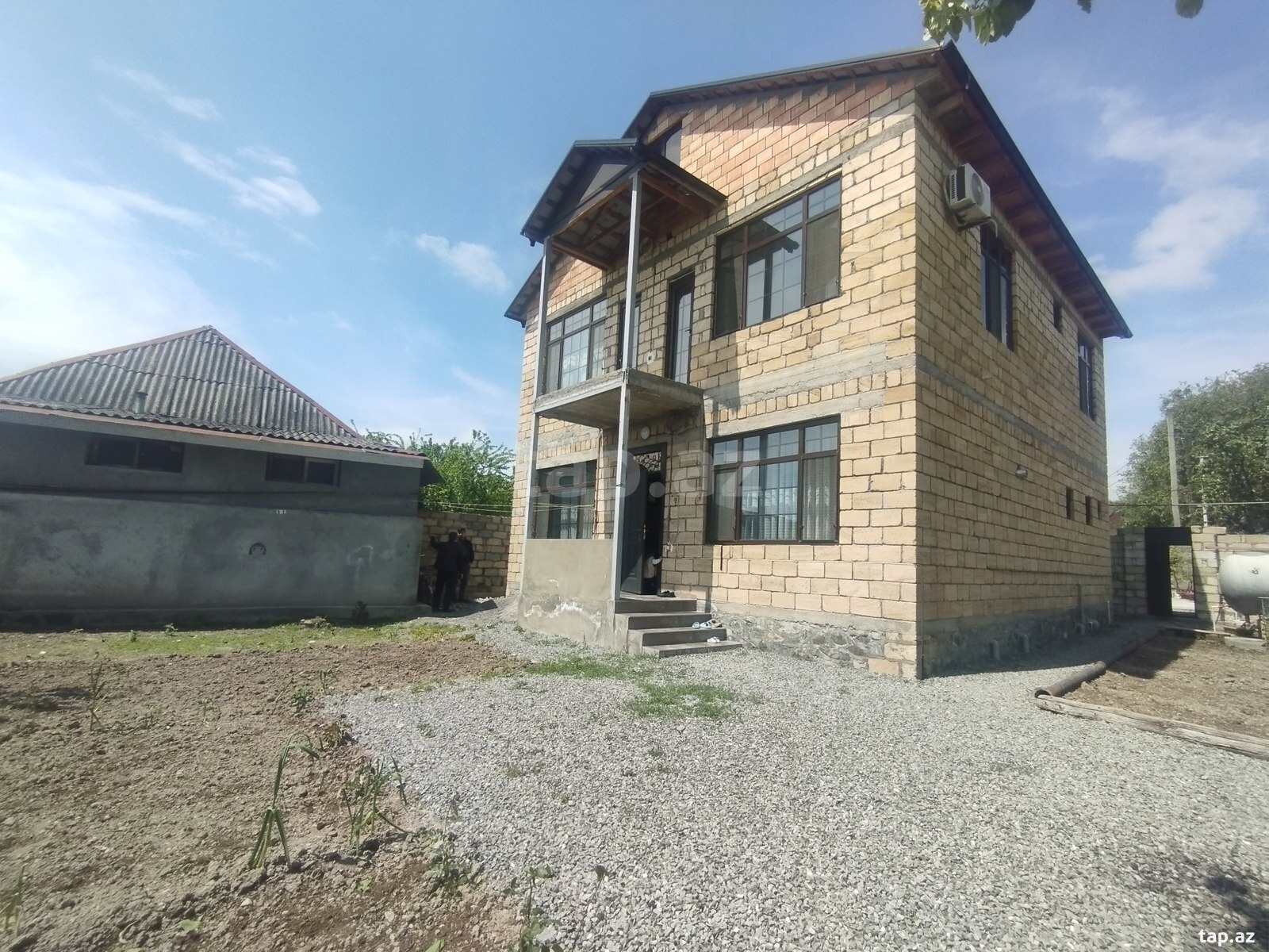 Villa, Şəki ş.