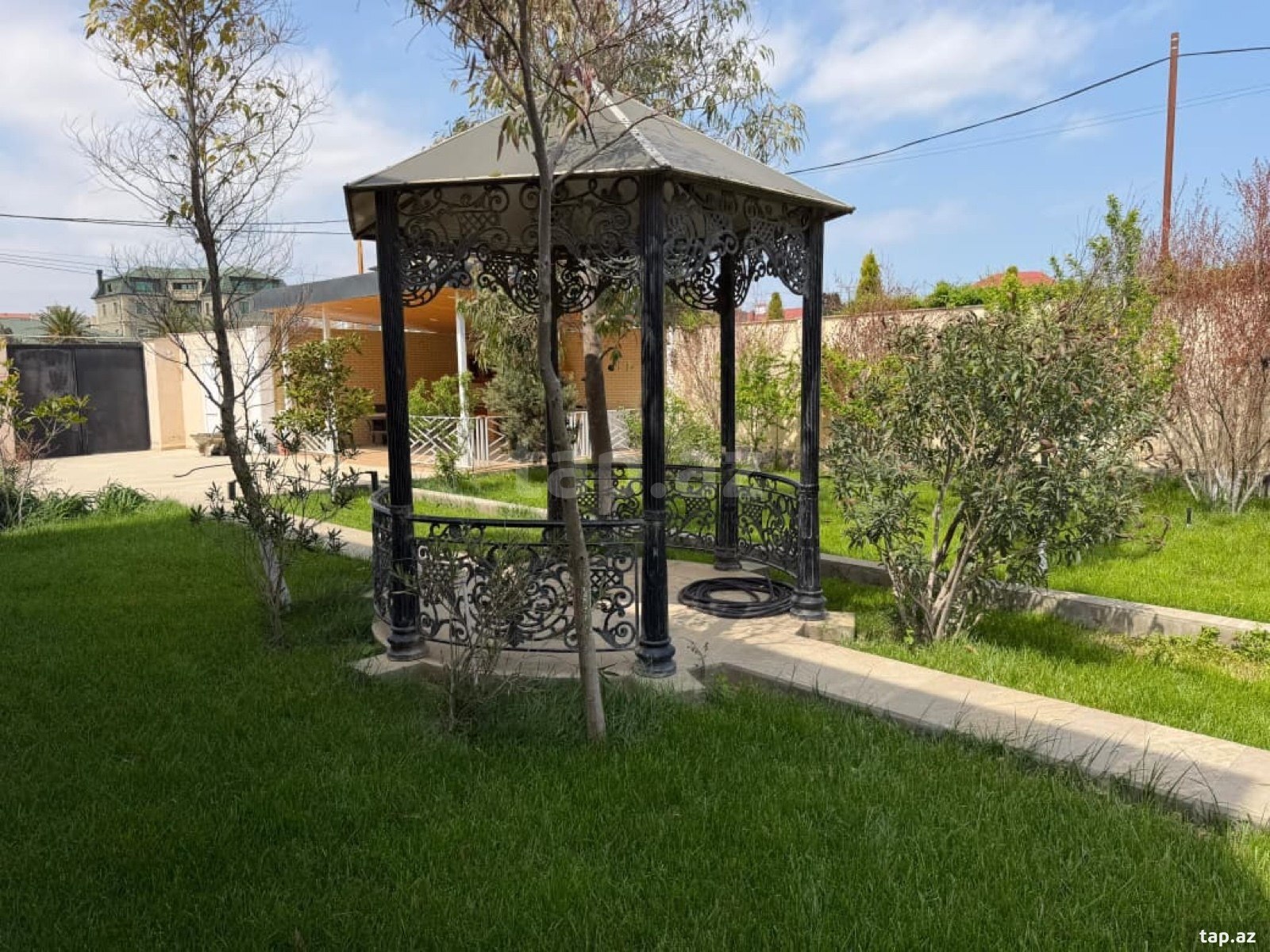 Həyət evi, Buzovna qəs. (2)
