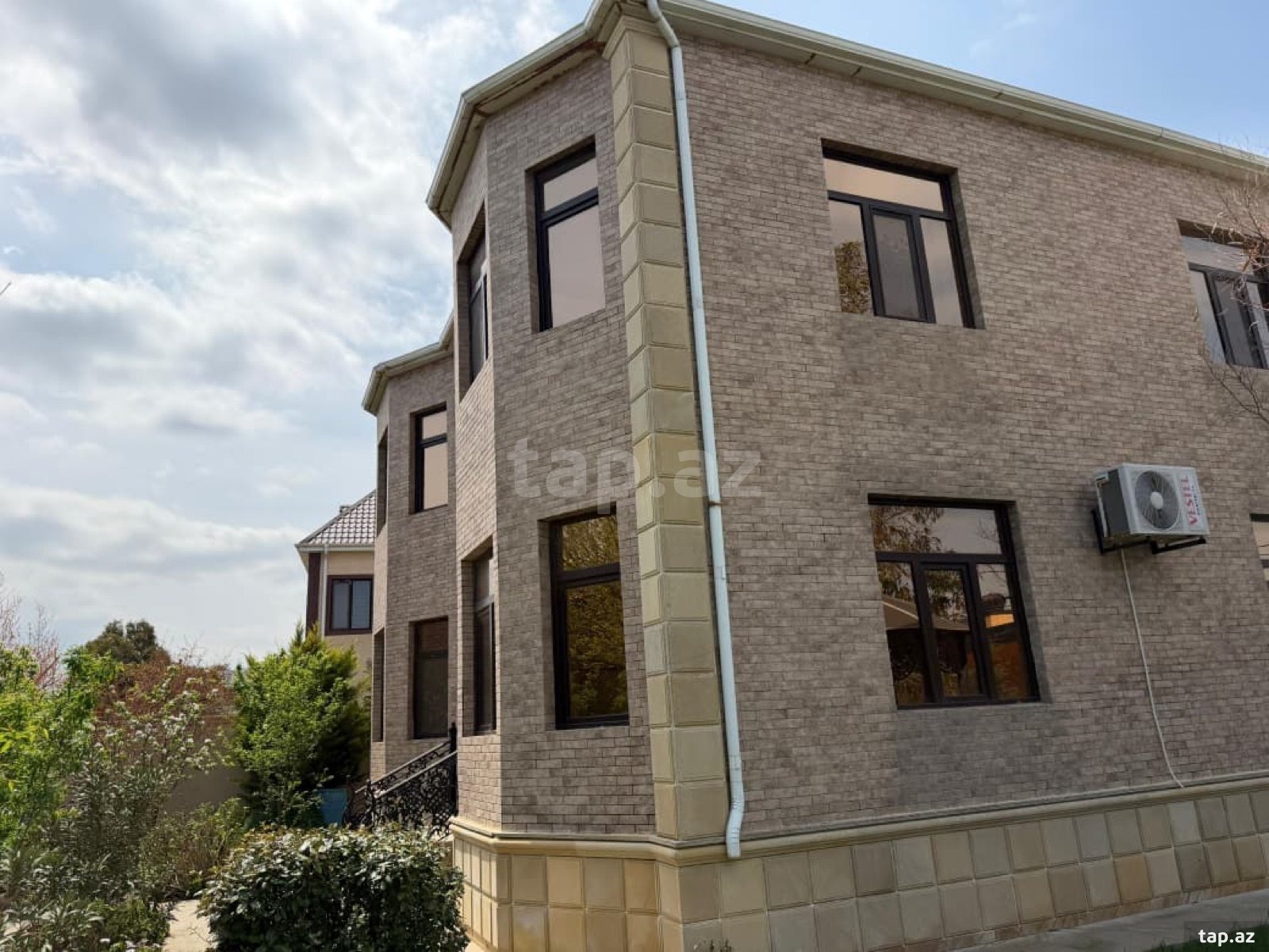 Həyət evi, Buzovna qəs. (5)