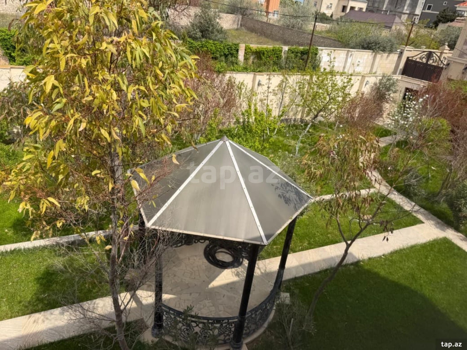 Həyət evi, Buzovna qəs. (20)