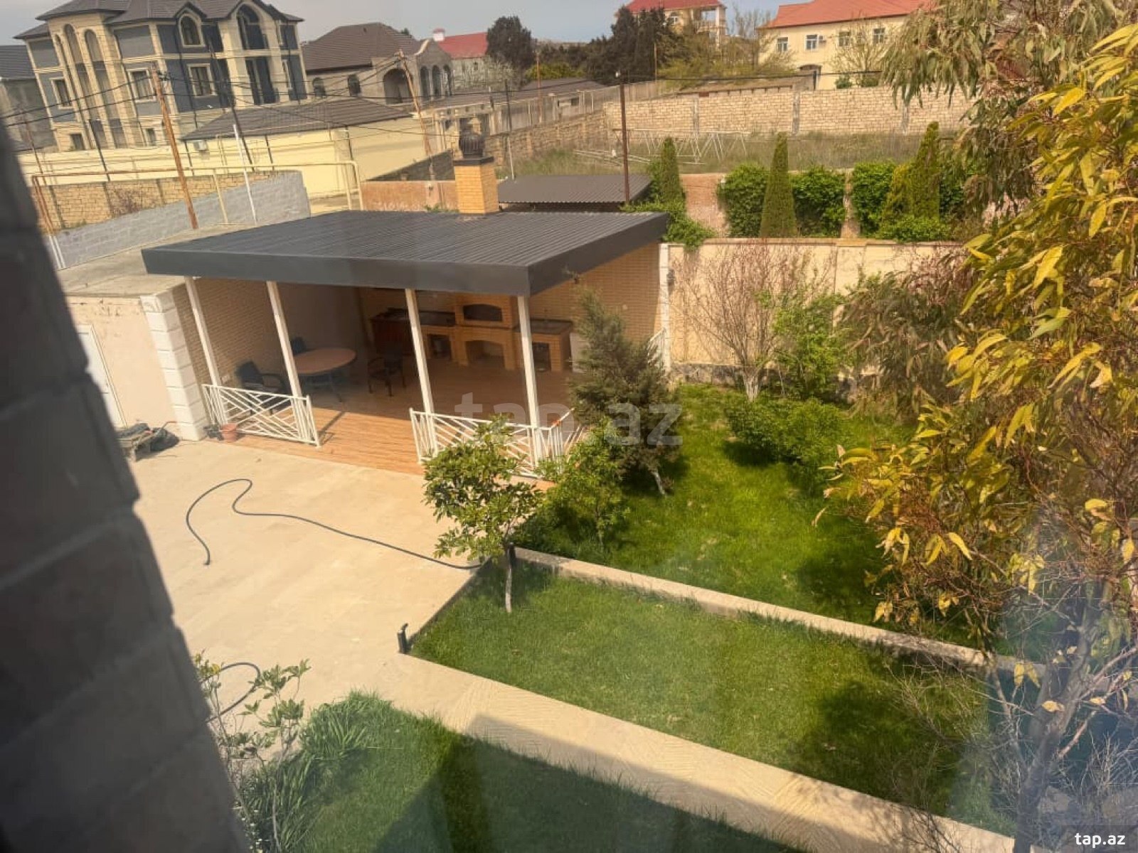 Həyət evi, Buzovna qəs. (23)