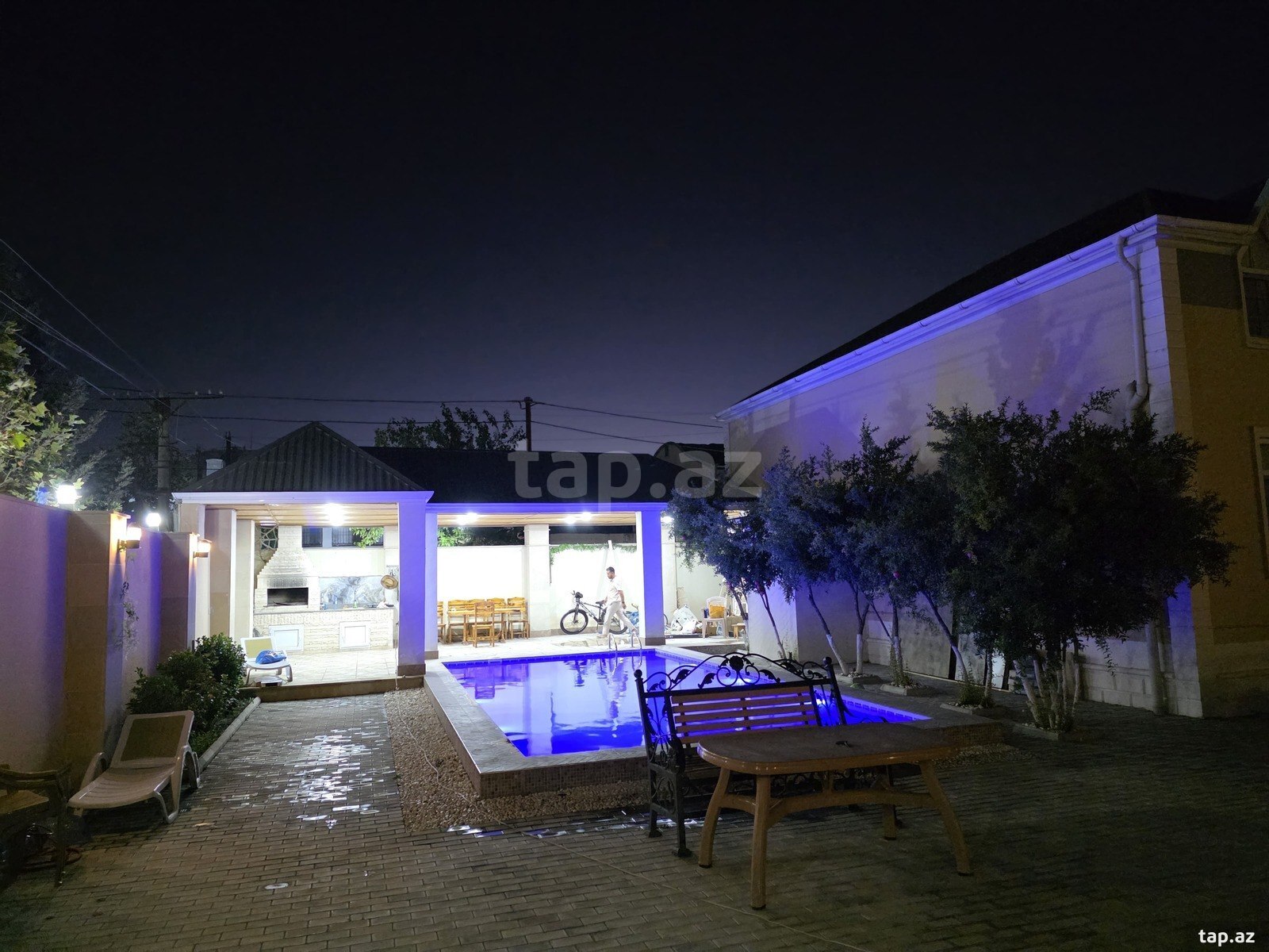 Həyət evi, Novxanı qəs. (3)