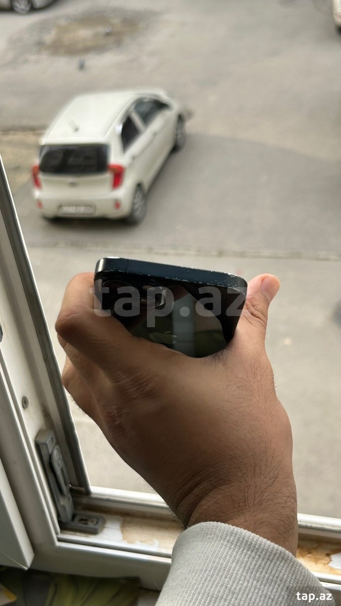 Apple iPhone 13 Midnight 128GB/4GB (6)