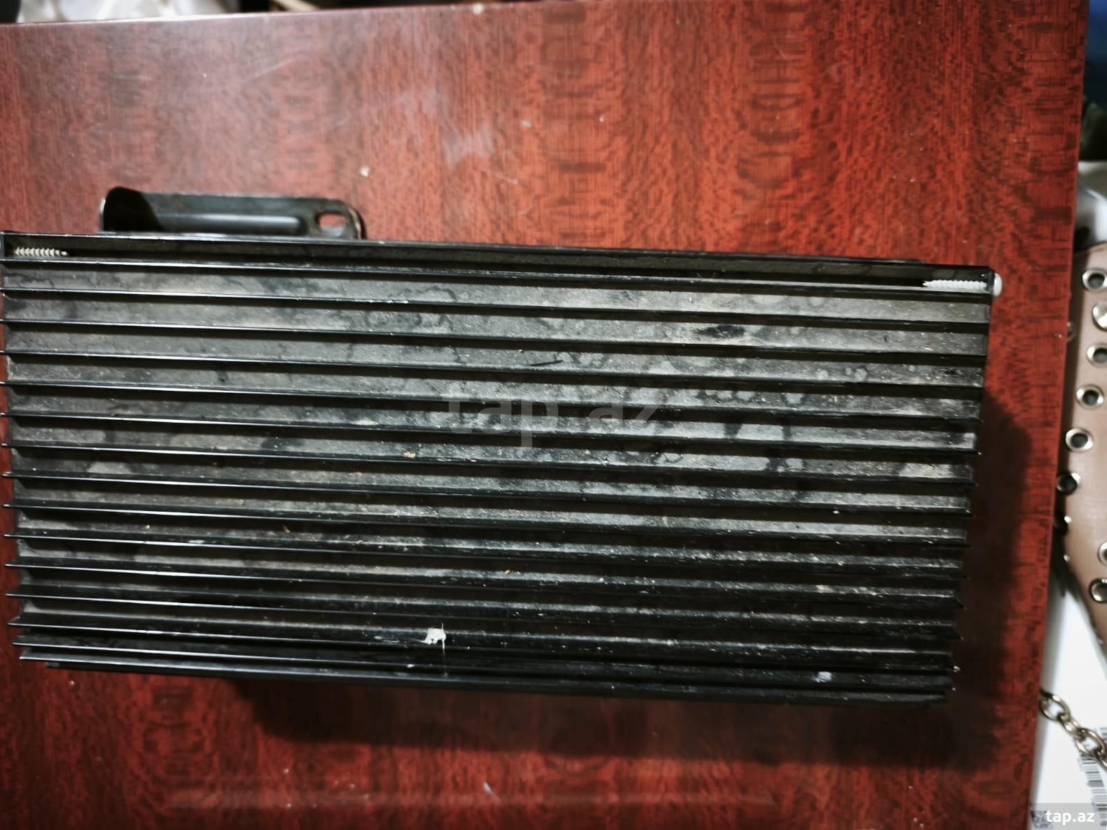 Jeep ZJ Grand Cherokee fara şüşələri, səsgücləndirici və dönmə işıqları