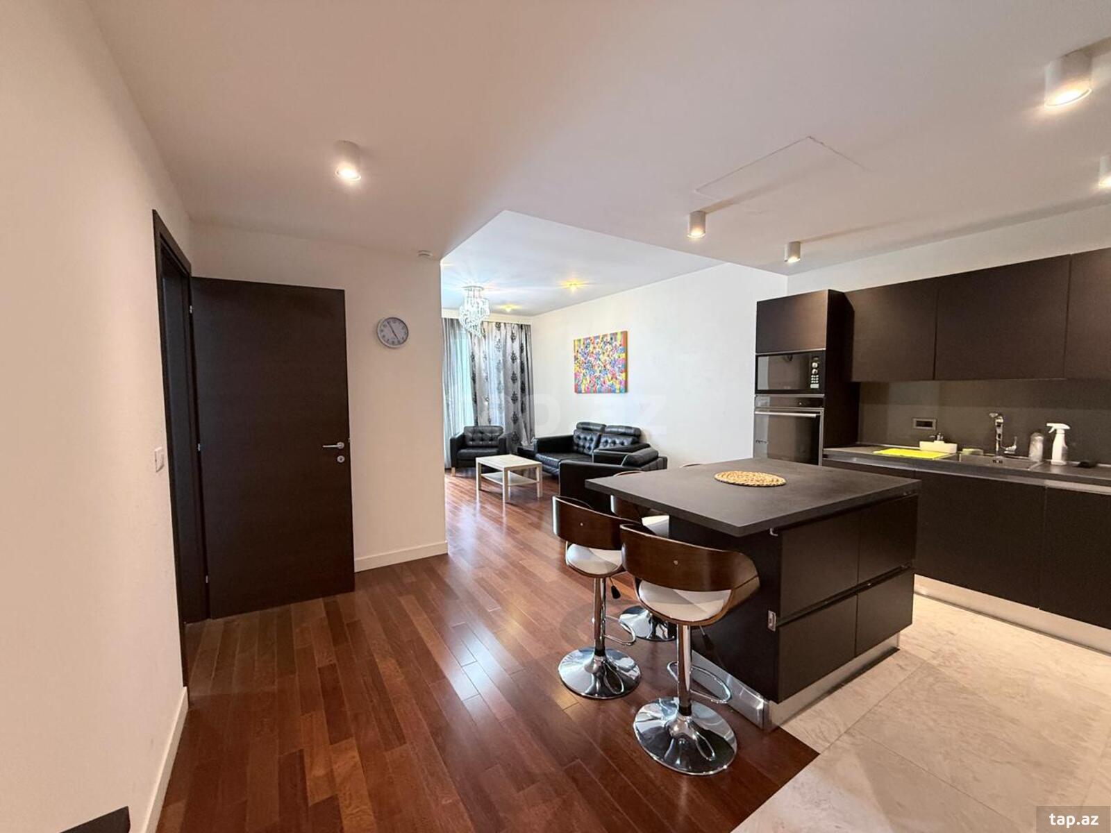 2-otaqlı yeni tikili kirayə verilir, Neftçilər pr., 84 m²