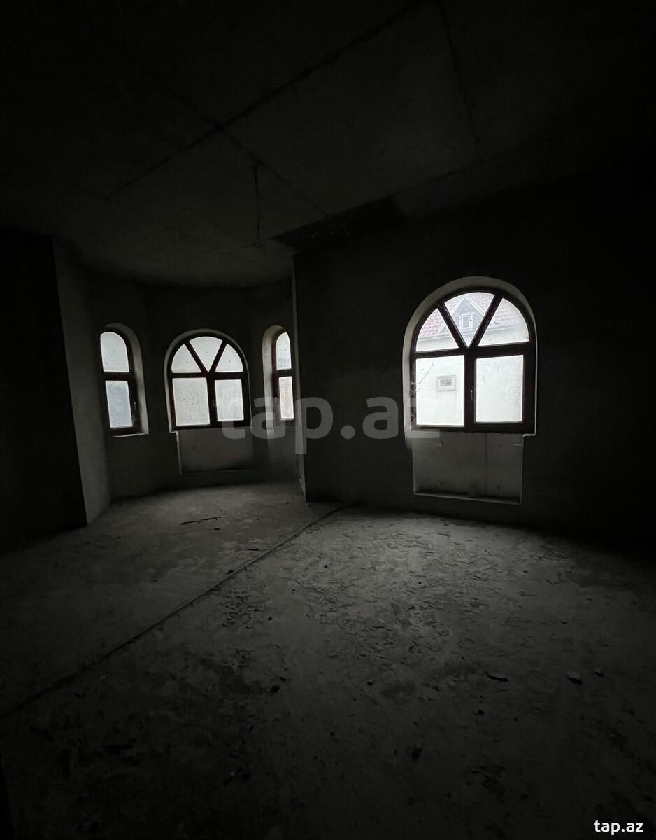 Həyət evi, Qara Qarayev m. (4)