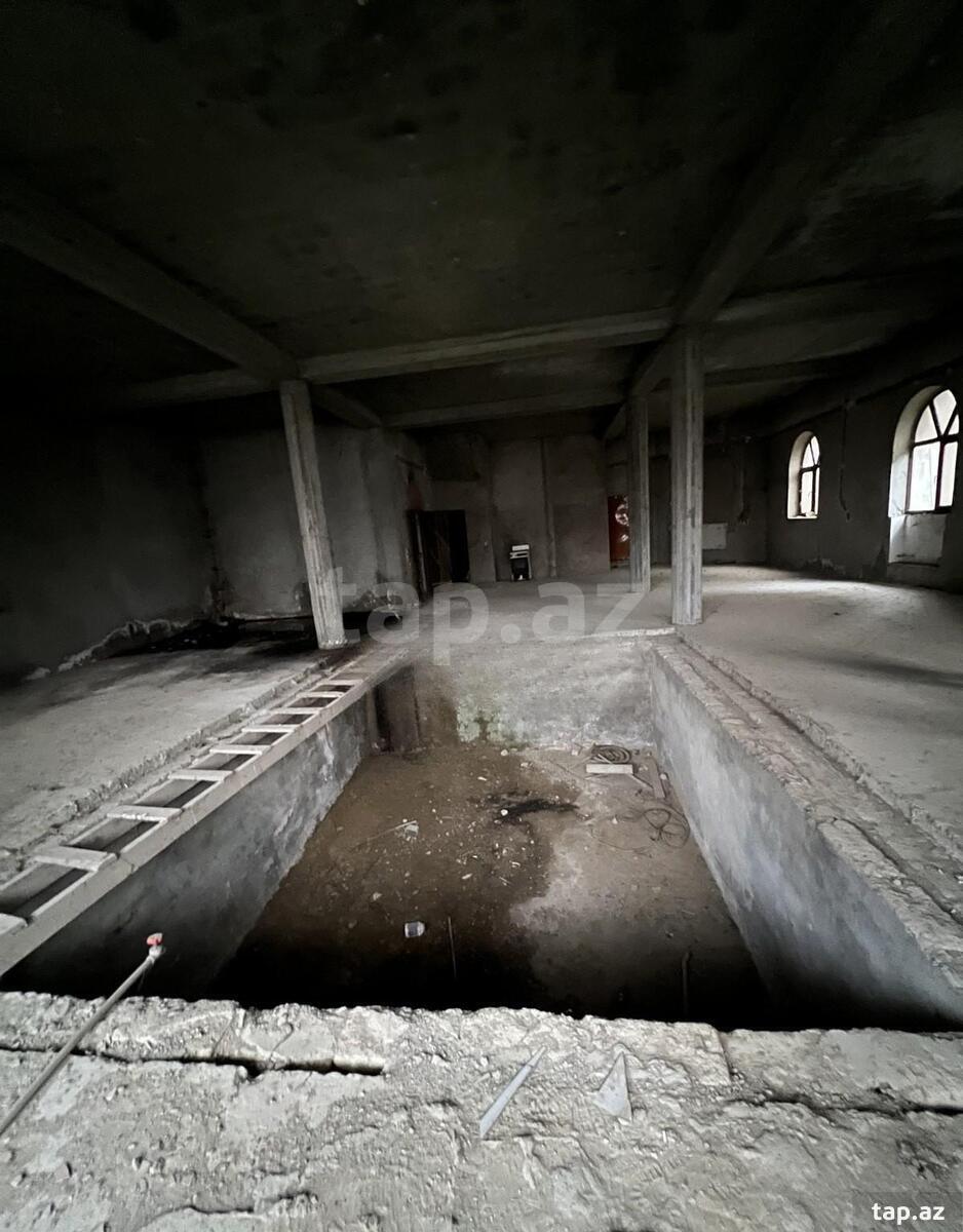 Həyət evi, Qara Qarayev m. (9)