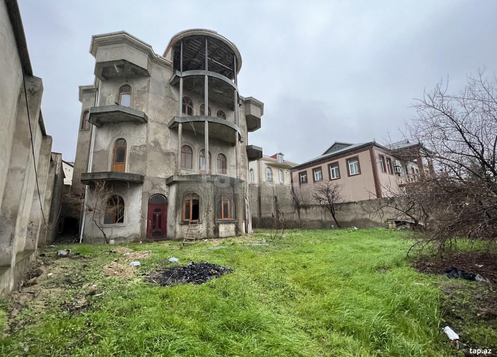 Həyət evi, Qara Qarayev m. (7)