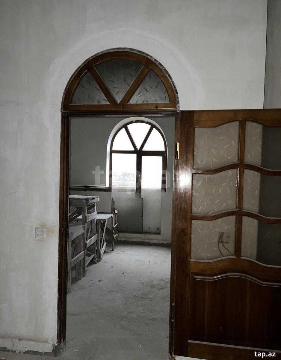 Həyət evi, Qara Qarayev m. (2)