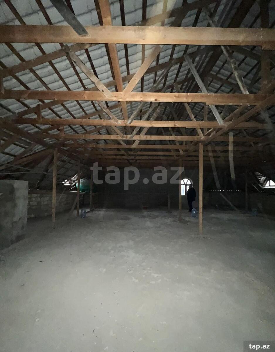 Həyət evi, Qara Qarayev m. (10)