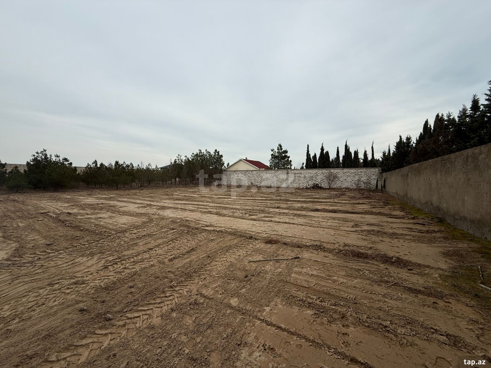 Torpaq satılır, Şüvəlan, Bakı