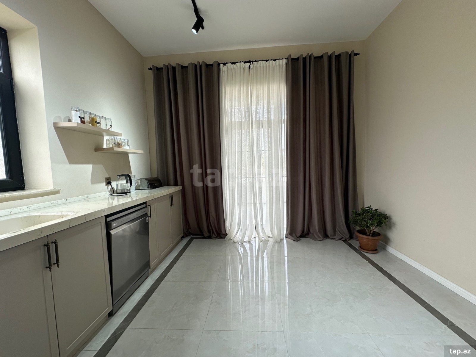 Villa, Novxanı qəs. (15)
