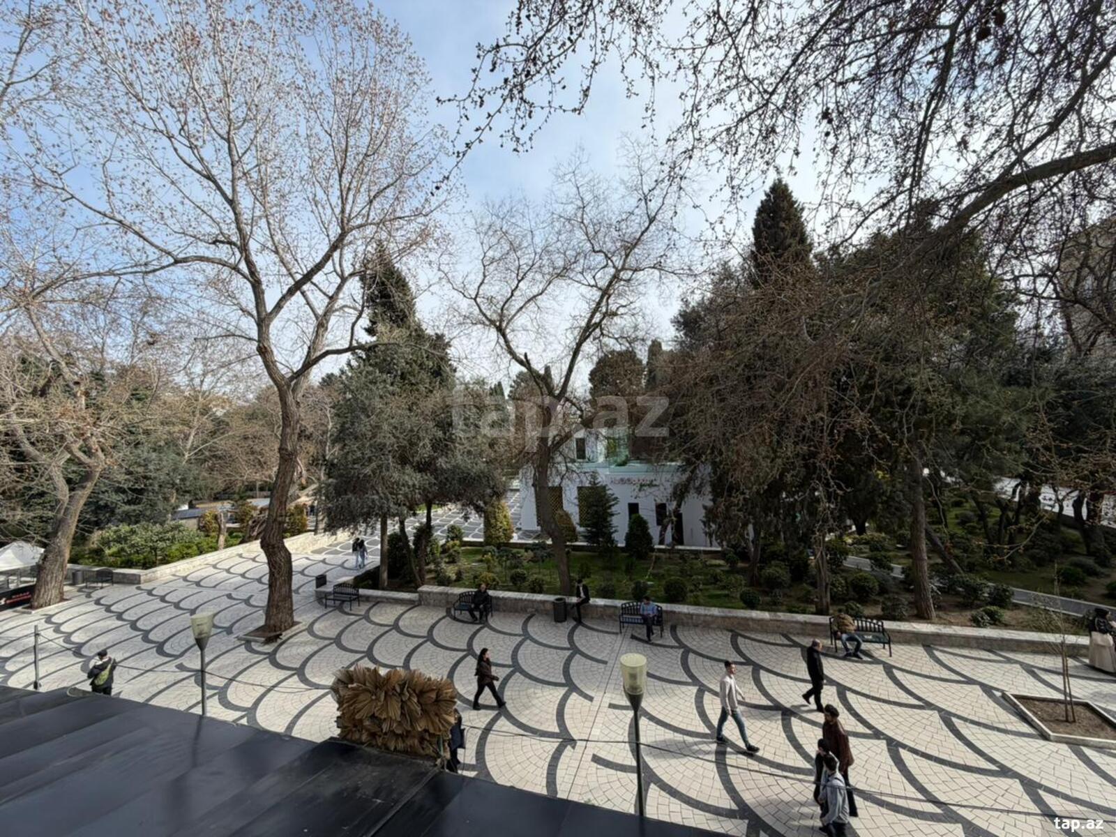 4-otaqlı mənzil kirayə verilir, Sahil m., 160 m²
