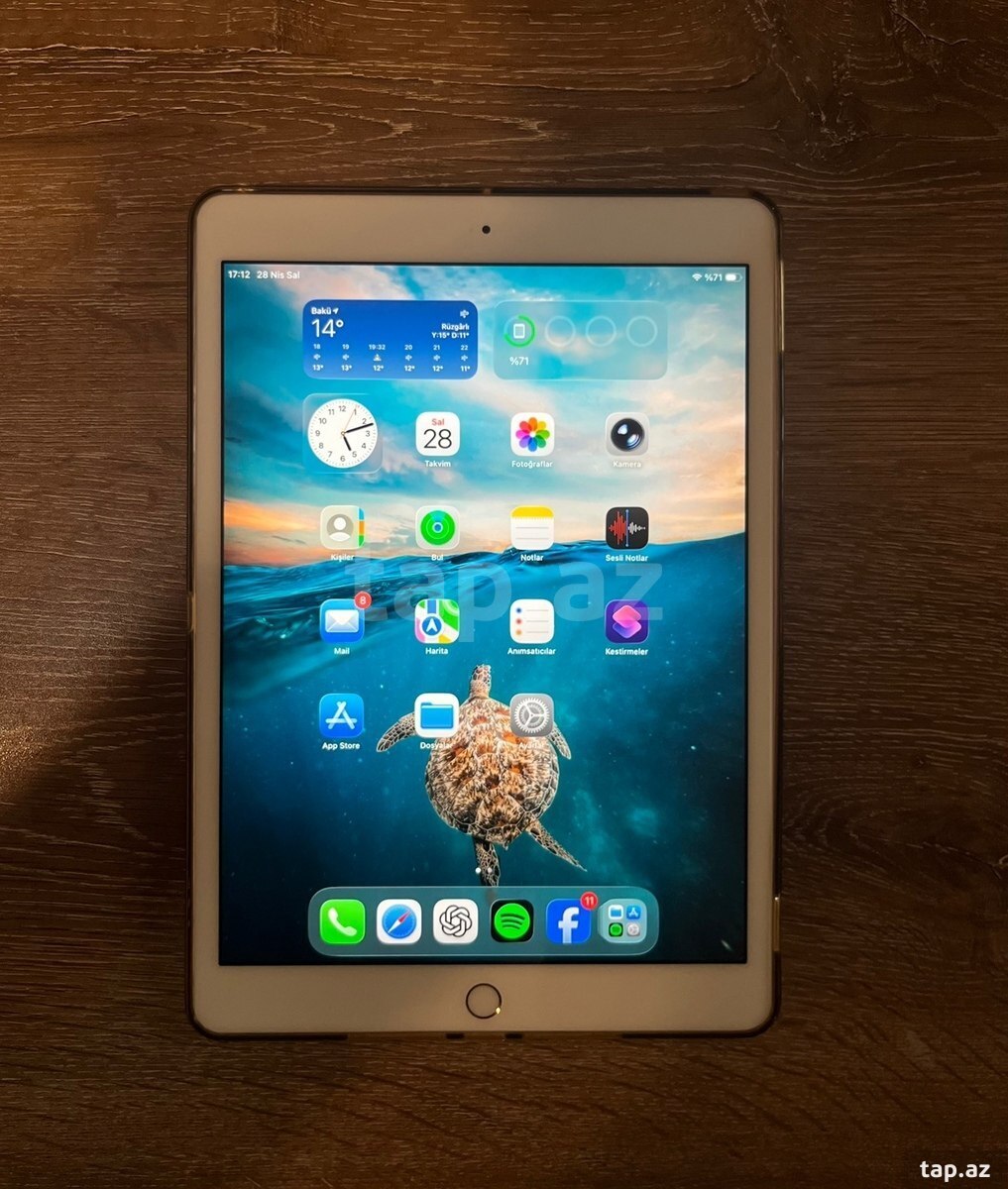 Apple iPad 8 Gold 128GB (3)