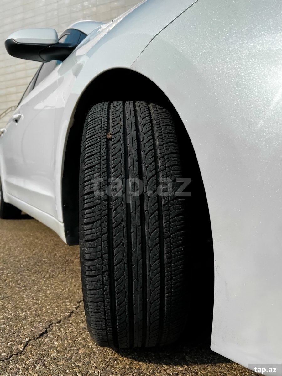 Hyundai Elantra, 2019 il (10)