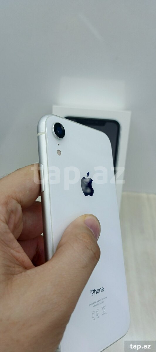 Apple iPhone XR White 64GB/3GB (8)