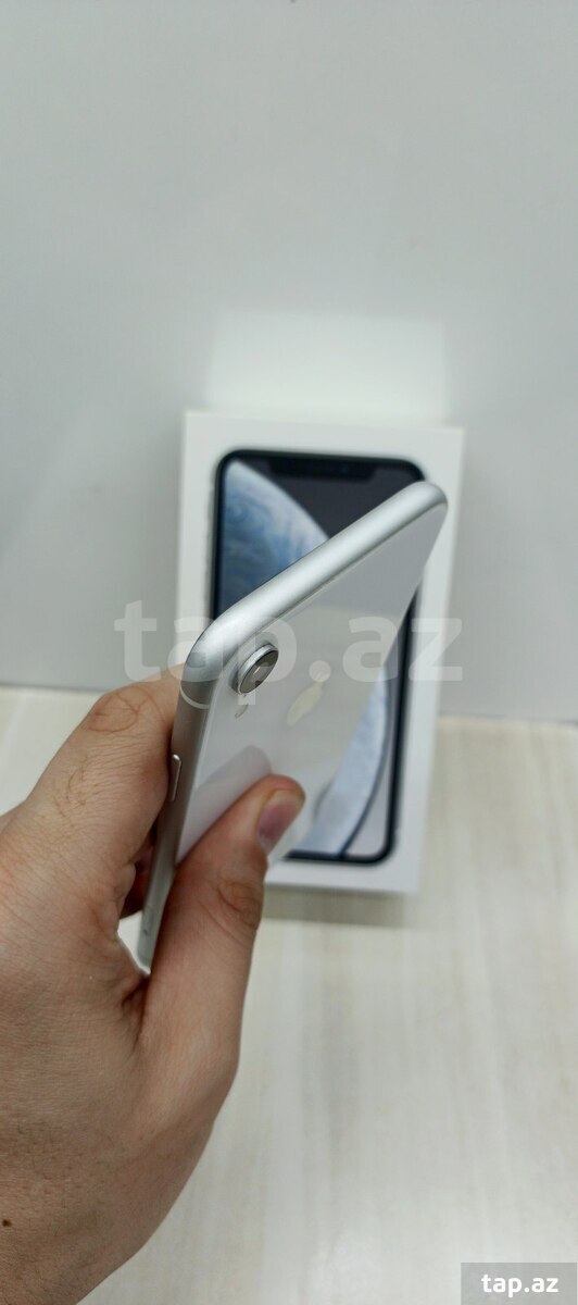 Apple iPhone XR White 64GB/3GB (7)