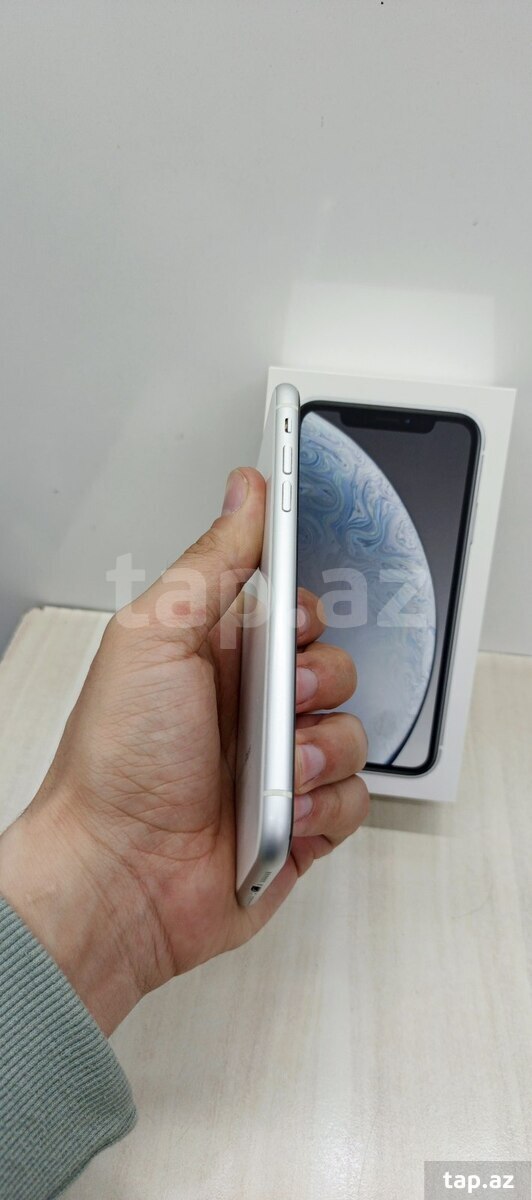 Apple iPhone XR White 64GB/3GB (5)