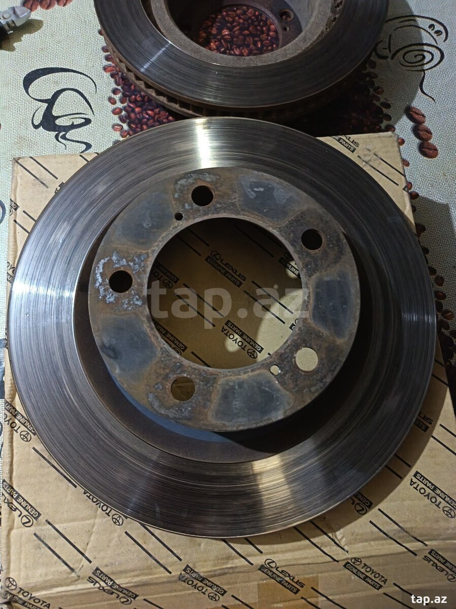 Lexus 570 ön əyləc diski