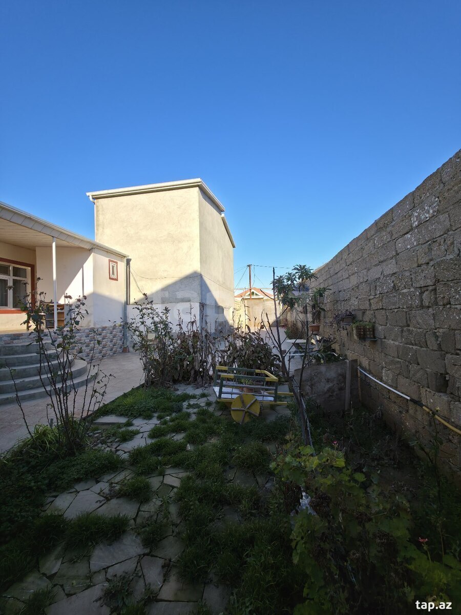 Həyət evi, Binə qəs. (18)