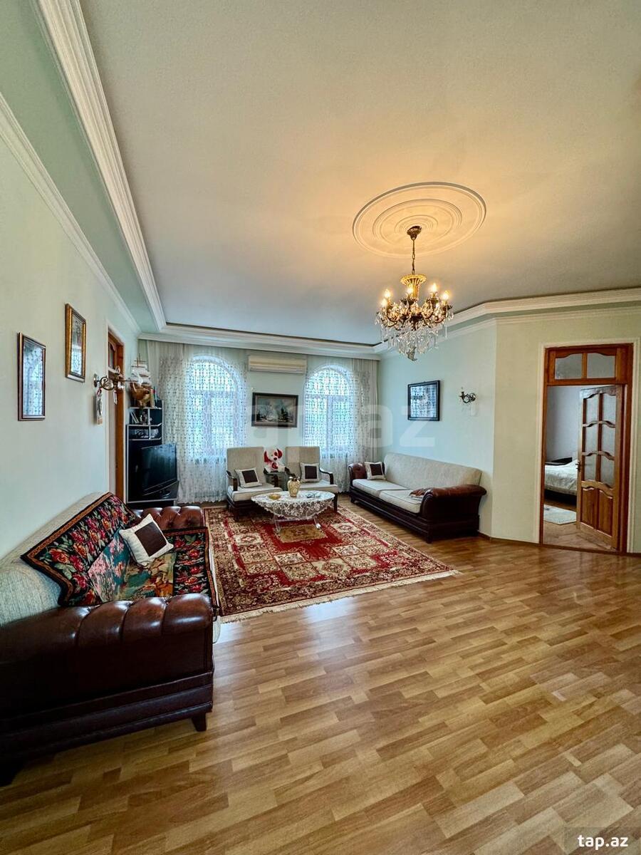 Həyət evi, Saray qəs.