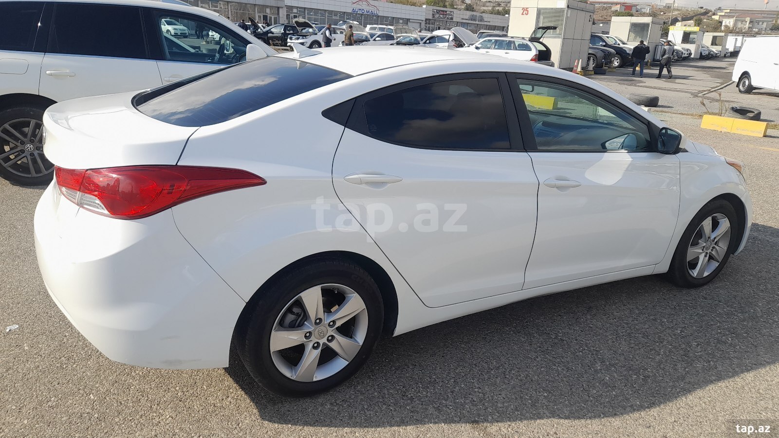 Hyundai Elantra, 2013 il (2)