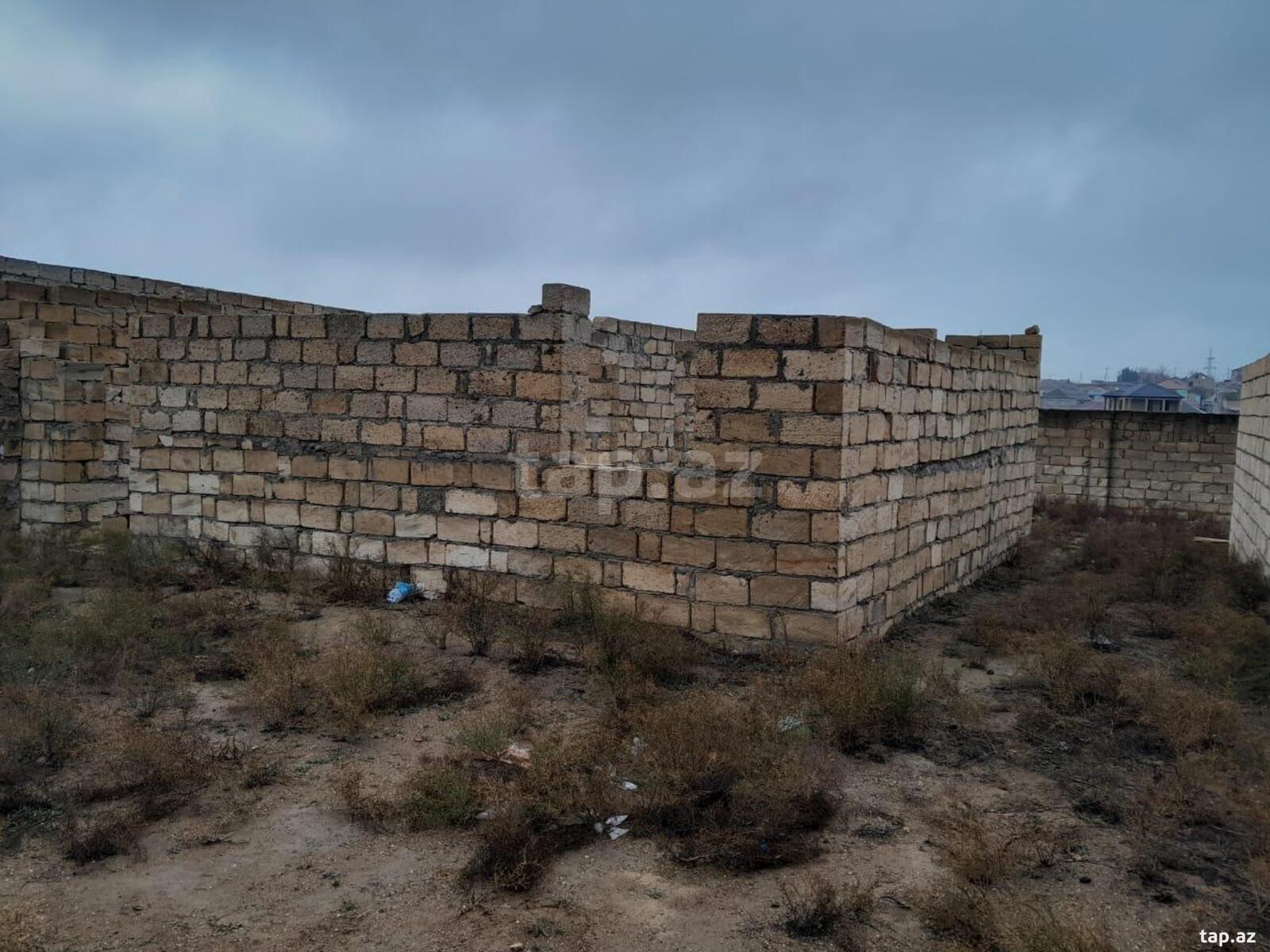 2 sot torpaq sahəsi, Saray qəs.