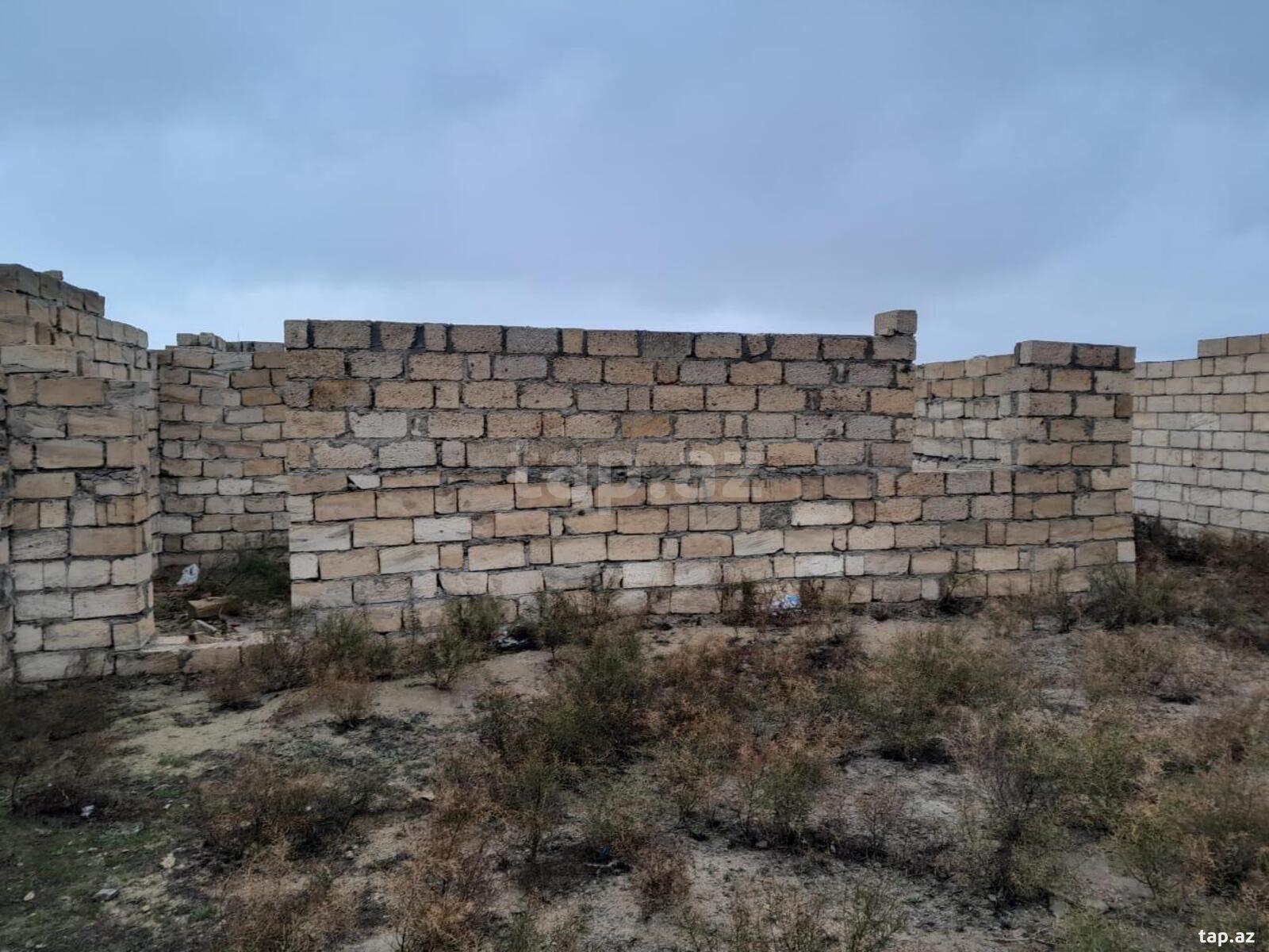 2 sot torpaq sahəsi, Saray qəs.