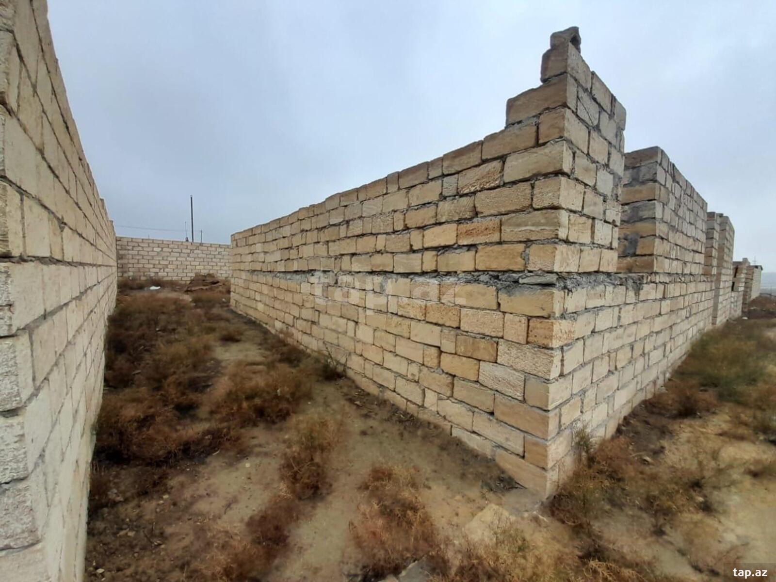 2 sot torpaq sahəsi, Saray qəs.